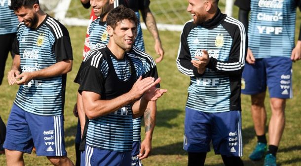 Federico Fazio abandonó la concentración de la Selección y viajó de urgencia a Sevilla