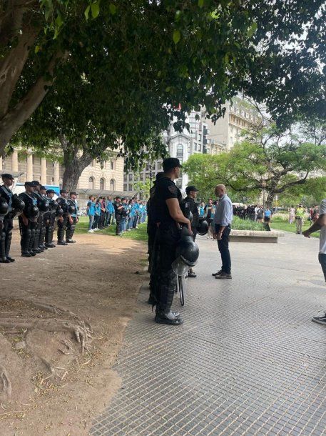 Plaza Lavalle: la Policía de la Ciudad desalojó al Tercer Malón de la Paz de Jujuy