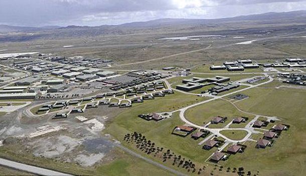 ¿Cuál es el despliegue militar del Reino Unido en las Islas Malvinas y el Atlántico Sur?