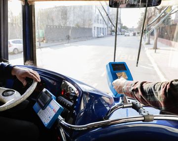 El Gobierno firmó la Resolución 43/2026 y una línea de colectivos cambió su recorrido para llegar a Aeroparque