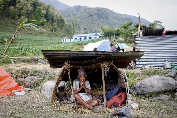 Nepal dará US$1400 a cada familia que haya tenido un muerto por el terremoto