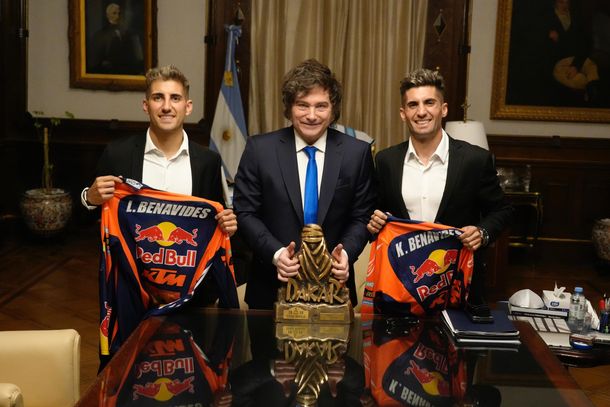 Javier Milei recibió a Luciano Benavides, campeón del Rally Dakar 2026