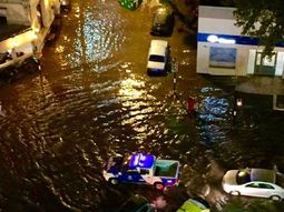 un intenso temporal dejo barrios anegados en rosario un intenso temporal dejo barrios anegados en rosario
