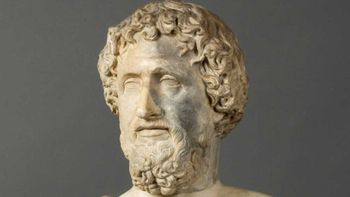 Tales de Mileto es considerado el primer gran filósofo de Occidente. Tales de Mileto es considerado el primer gran filósofo de Occidente.