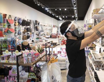 Empleados de comercio acordaron revisión de paritaria: el porcentaje del aumento