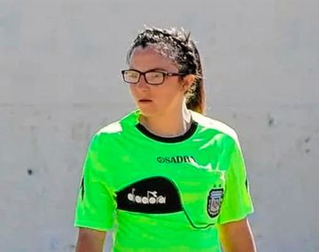 Brutal agresión a una árbitra en pleno partido