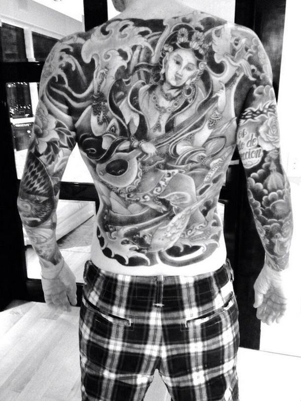 Marcelo Tinelli sorprendió con un increíble tatuaje en toda su espalda