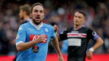 hace historia en napoli: higuain alcanzo un record de maradona hace historia en napoli: higuain alcanzo un record de maradona