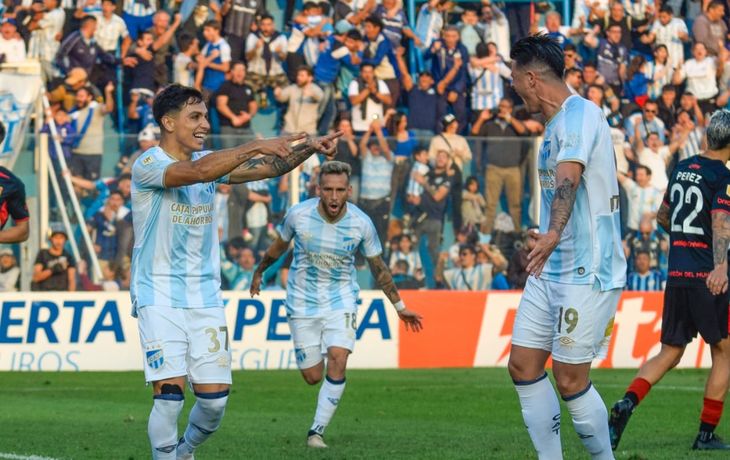 Atlético Tucumán venció a Estudiantes y es el único líder de la LPF