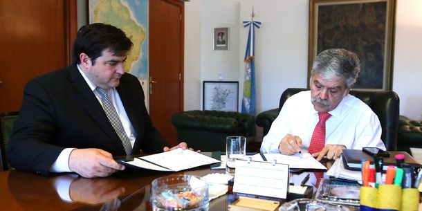 Ya son diez las provincias que se comprometieron  a mantener las tarifas eléctricas durante un año