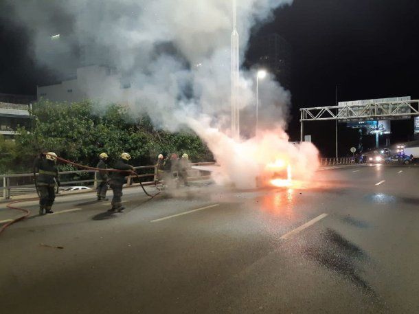 Se incendió un Porsche se en General Paz&nbsp;