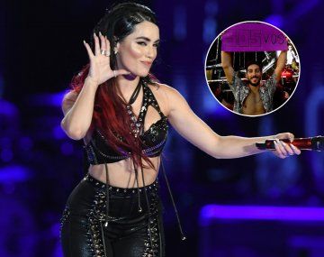 Un fan sorprendió a Lali con un cartel tras su cruce con Milei