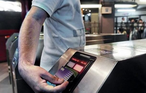 Las boleterías del subte venderán tarjetas SUBE