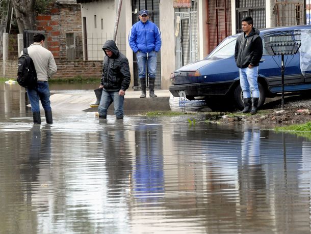 Nación dispuso más efectivos en las zonas inundadas