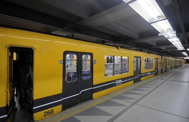 Metrodelegados: el paro en la línea C fue por una persona que se cortó las venas