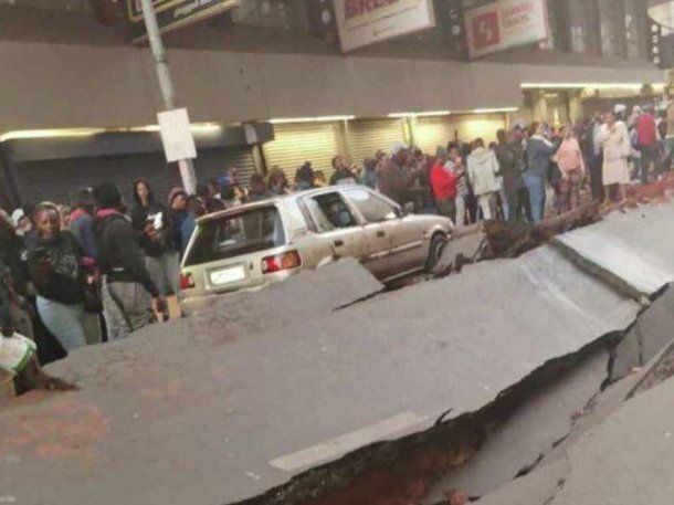 Así fue la explosión de una tubería de gas en Sudáfrica