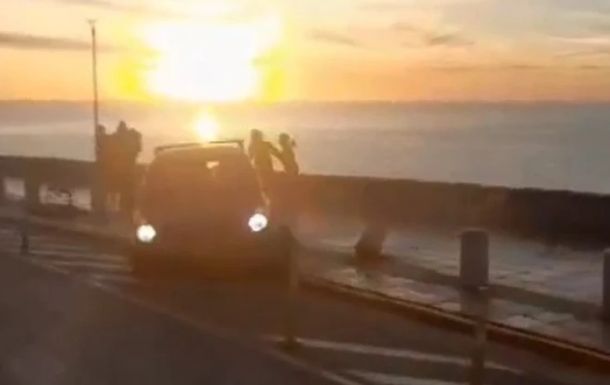 Mar del Plata: despistó con su auto y casi provoca una tragedia