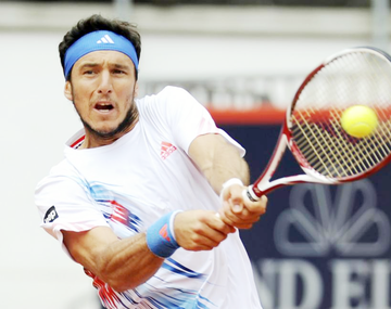 Juan Mónaco sigue a paso firme en Montecarlo