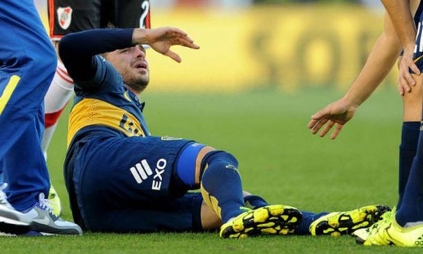 Fernando Gago lesionado en un Superclásico