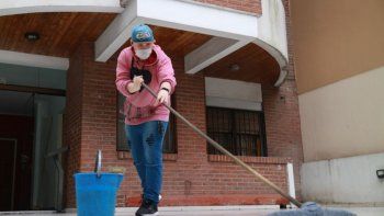 Se trata de una suma fija remunerativa para los porteros de edificio que se aplicará en seis cuotas. Se trata de una suma fija remunerativa para los porteros de edificio que se aplicará en seis cuotas.