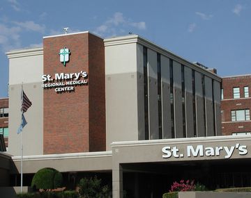 Se hizo pasar por ginecólogo un mes