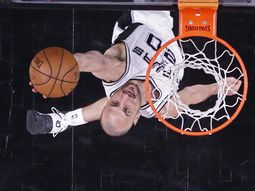 Manu Ginóbili disputó más de un cuarto de juego Manu Ginóbili disputó más de un cuarto de juego