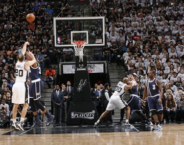 Los Spurs brillaron en la primera semifinal del Oeste