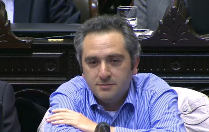 Larroque calificó de acusación temeraria la denuncia contra Máximo
