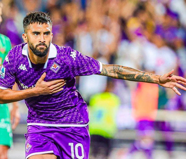 Llega afilado a la Selección: el doblete de Nico González para meter a Fiorentina en la Conference League