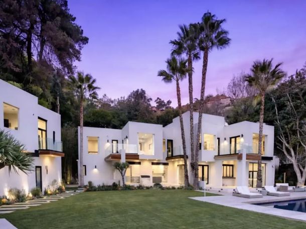 Así es la impactante mansión de Bad Bunny en Hollywood: lujo, vistas soñadas y espíritu latino