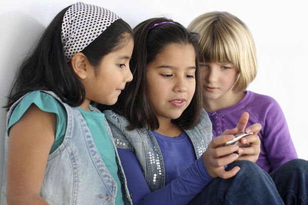 Alertan que nenas de 7 años ya suben fotos eróticas a las redes sociales