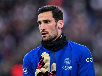 Buenas noticias en PSG: Sergio Rico dejó la unidad de cuidados intensivos