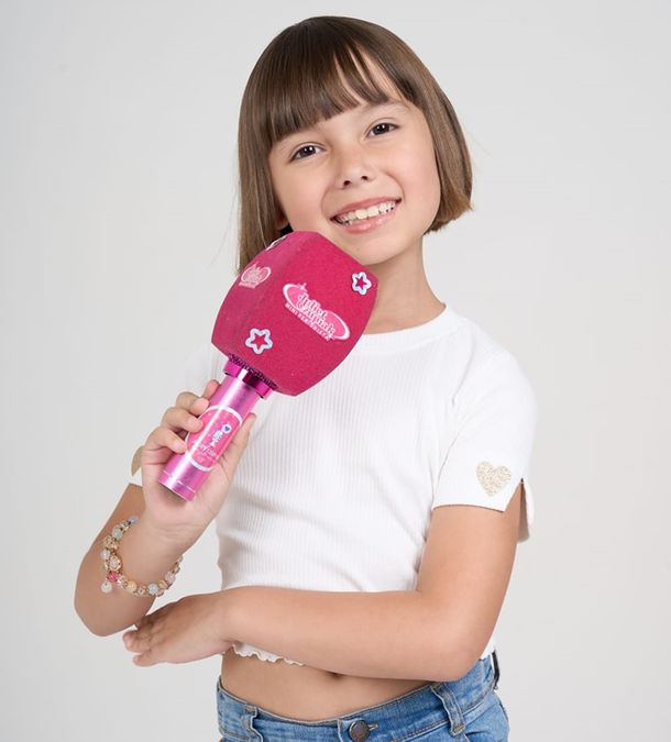 Quién es Juliet, la mini periodista de Monte Grande que conquistó al mundo del espectáculo