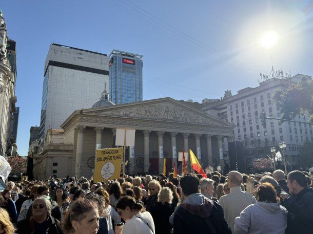 El monseñor García Cuerva, en la misa por el papa Francisco: No terminamos de dimensionar su liderazgo