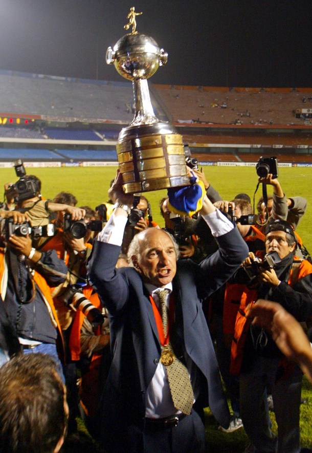 Carlos Bianchi con la Copa Libertadores 2003 en su segundo ciclo, algo que no pudo lograr Marcelo Gallardo Carlos Bianchi con la Copa Libertadores 2003 en su segundo ciclo, algo que no pudo lograr Marcelo Gallardo
