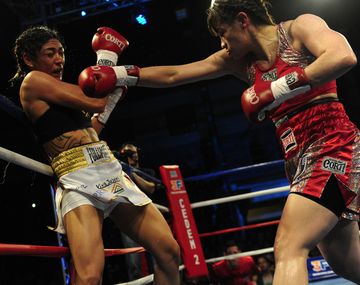 Cerca de los 40 años