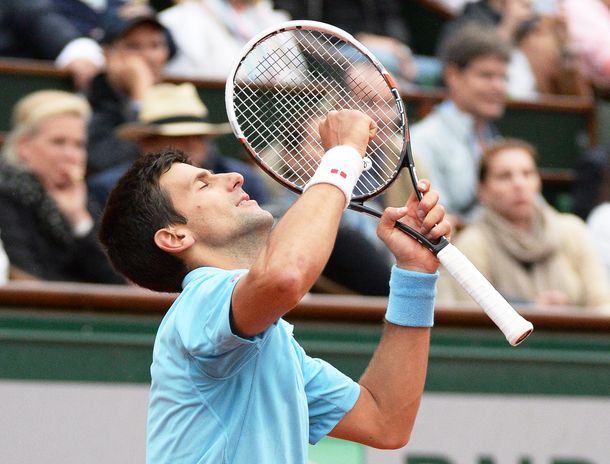 Djokovic vapuleó a Tsonga y es el gran candidato para desbancar a Nadal
