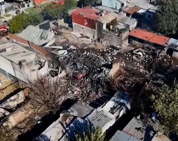 Destrucción total en Mariano Acosta: así quedó la manzana del depósito de garrafas que explotó