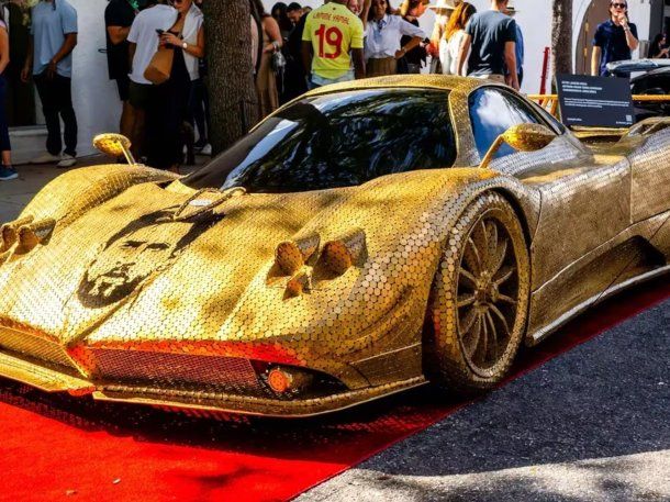 Una obra de arte: construyó un Pagani Zonda con 100 mil monedas y la cara de Messi