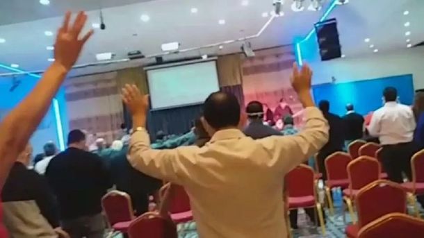 Los fieles rompieron el aislamiento