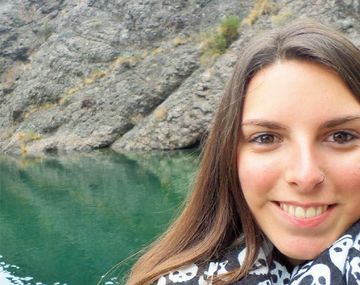 Se tiró de un taxi por temor a ser violada