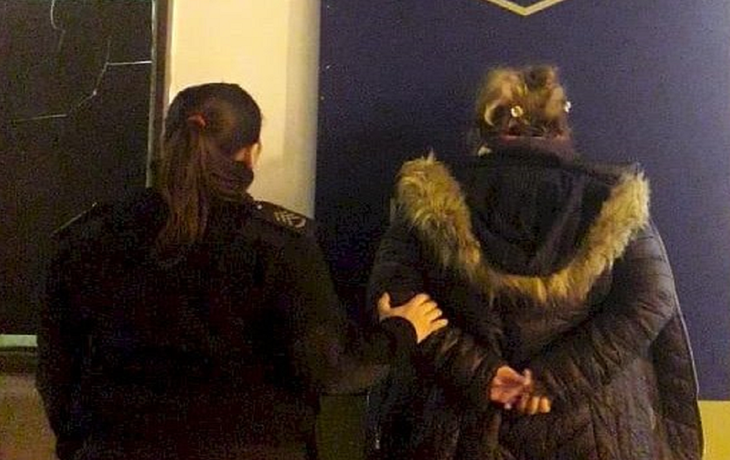 La ex pareja de la Hiena Barrios fue detenida por extorsionar hombres