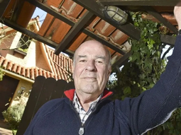 Coche Inciarte fue uno de los 16 sobrevivientes de la tragedia de Los Andes, cuando un avión de la Fuerza Aérea de Uruguay se estrelló en la cordillera. Coche Inciarte fue uno de los 16 sobrevivientes de la tragedia de Los Andes, cuando un avión de la Fuerza Aérea de Uruguay se estrelló en la cordillera.