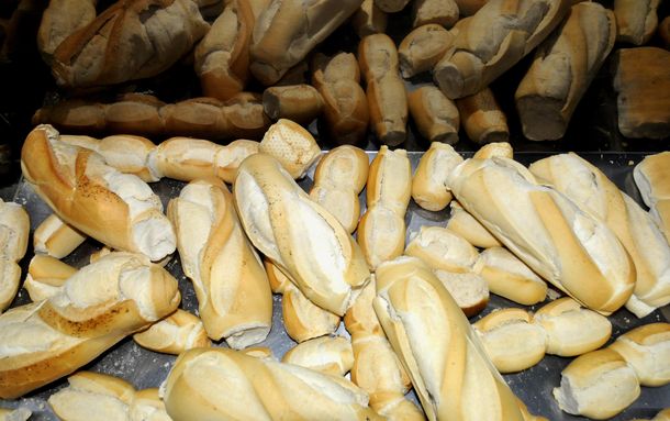 Acuerdo para vender un tipo de pan a 10 pesos el kilo