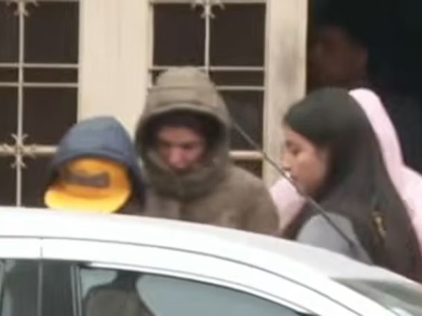 Trasladaron a la fiscalía a tres mujeres que estaban en la casa del único detenido por la desaparición de Agostina en Córdoba.