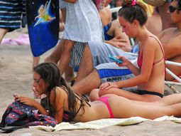 portenos adelantan vacaciones por la ola de calor agobiante portenos adelantan vacaciones por la ola de calor agobiante