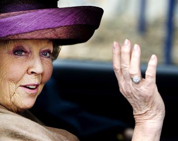 La reina de la sonrisa benefició a Guillermo y Máxima