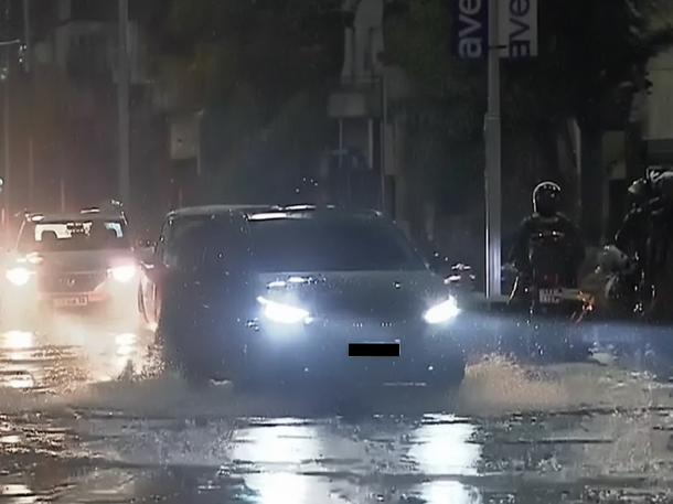 Gran cantidad de agua en Avellaneda. Gran cantidad de agua en Avellaneda.
