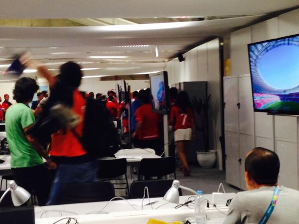 Hinchas chilenos entraron a la fuerza al Maracaná y provocaron destrozos