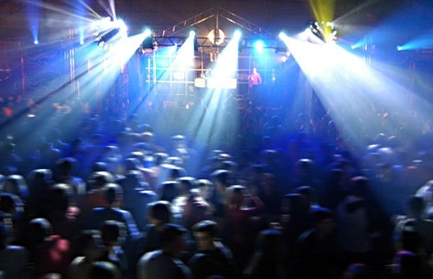 Clausuraron dos fiestas por vender alcohol  a menores